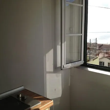 Cozy River View Alfama Лиссабон